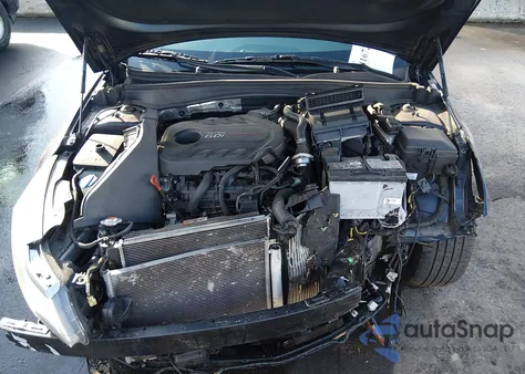 2018 Kia Optima Sx Turbo z USA, uszkodzony, nr VIN 5XXGV4L25JG202482